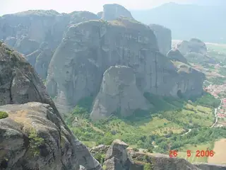 Meteora rock 1